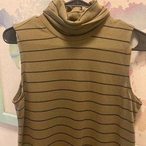 Turtle neck dress, sleeveless
